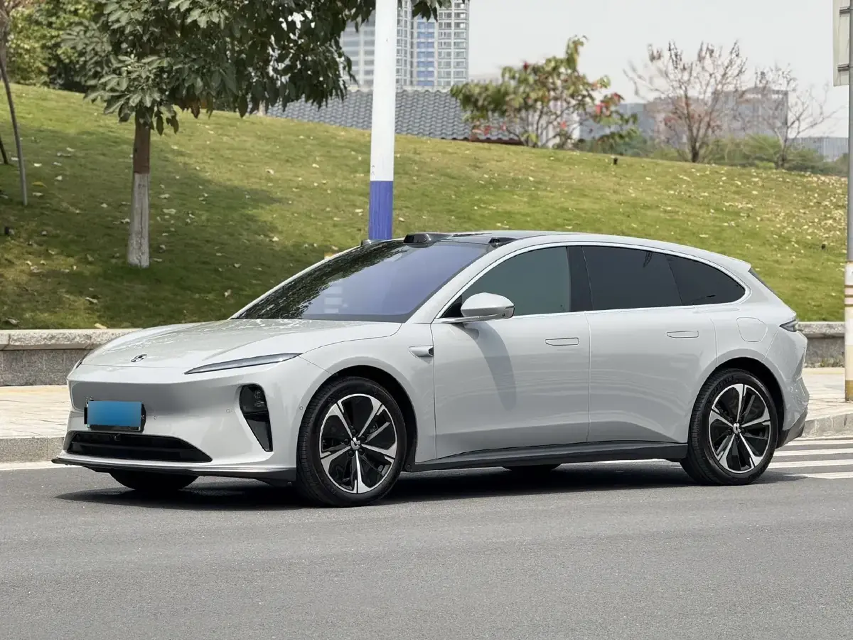 2024 NIO ET5T BEV 75KWH