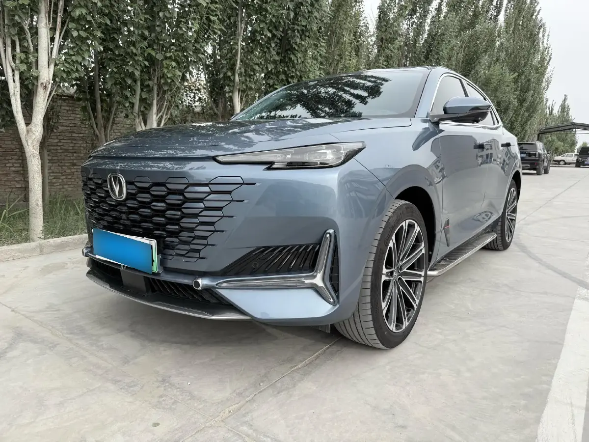 2022 ChangAn UNI-K iDD 1.5T 170HP L4 6TCT PHEV 30.74KWH