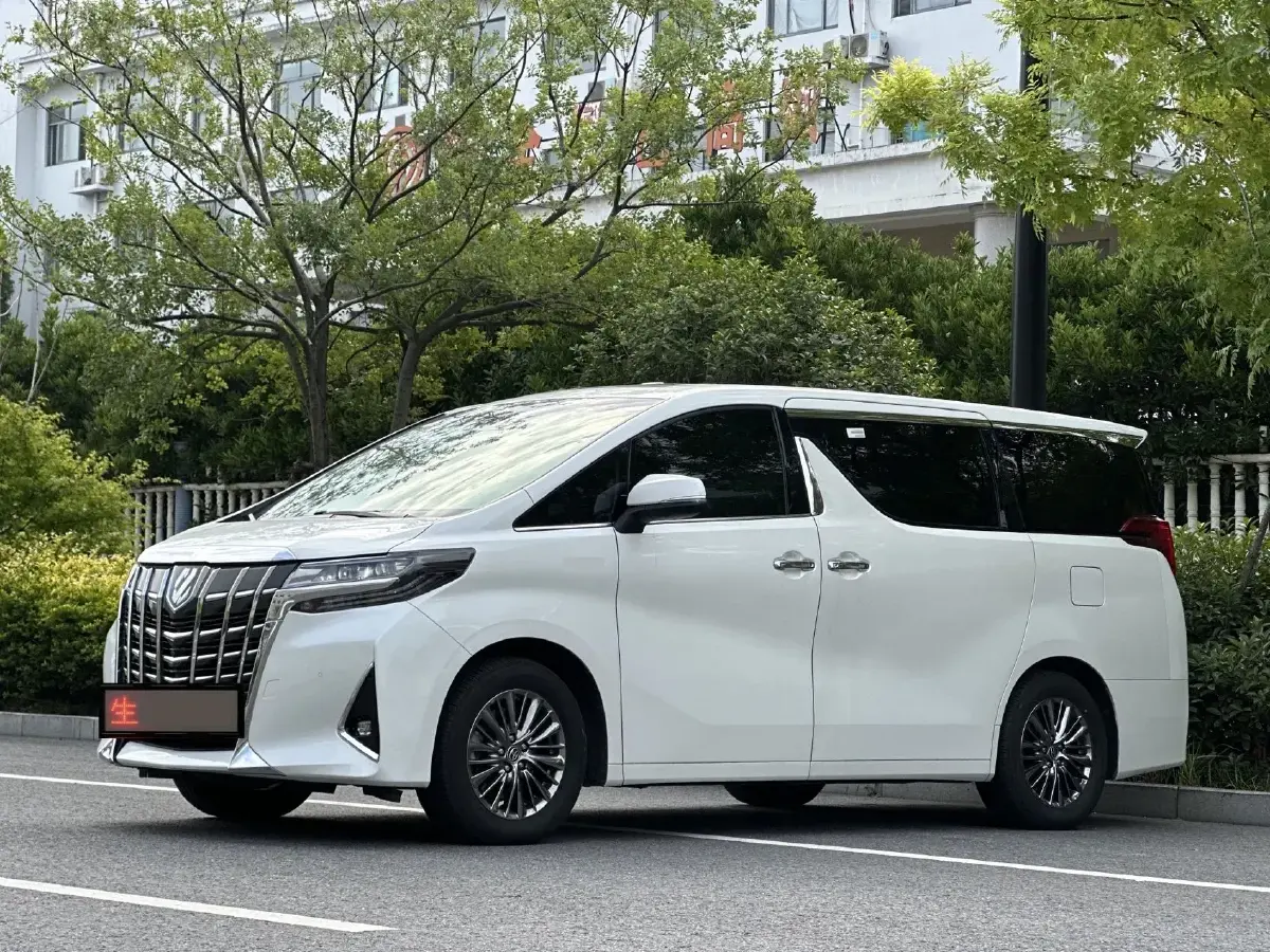 2021 Toyota Alphard 2.5L 117HP L4 E-CVT Hybrid