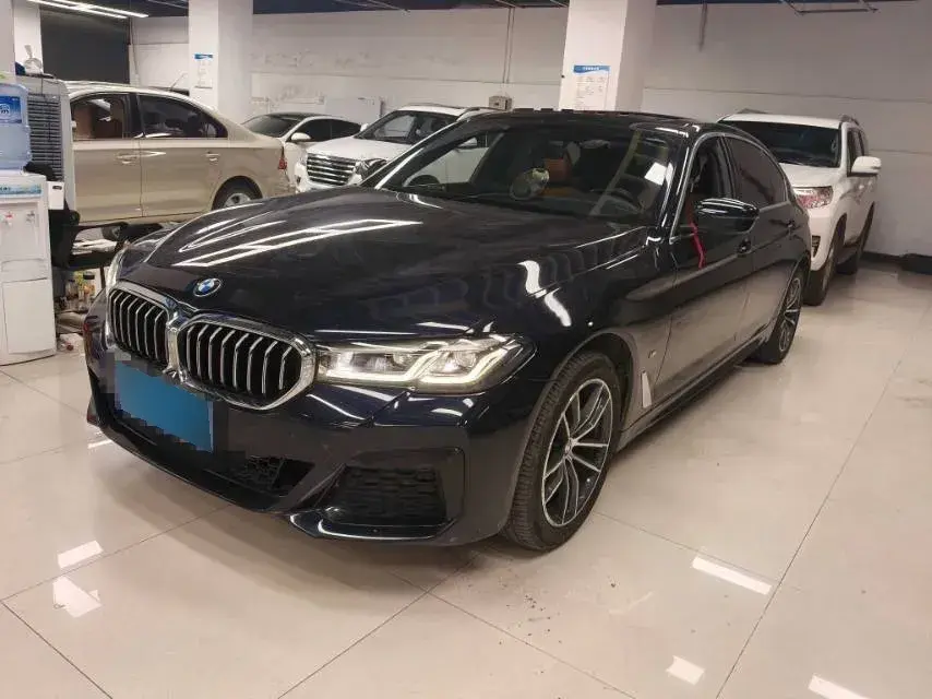2022 BMW 5 Series 2.0T 184HP L4 8AT
