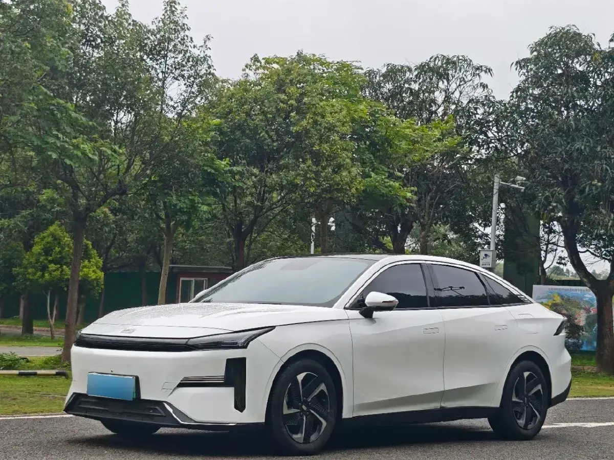 2023 Geely Galaxy L6 1.5T 163HP L4 3DHT PHEV