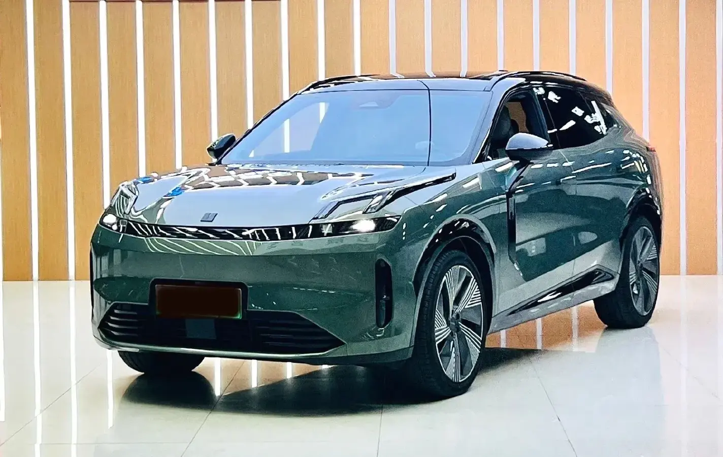 2023 LYNK&CO 08 EM-P 1.5T 163HP L4 3DHT PHEV 39.6KWH