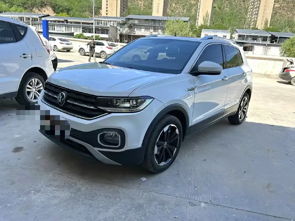 2021 Volkswagen Tacqua 1.2T 116HP L4 7DCT