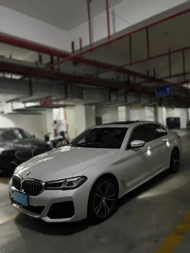 2023 BMW 5 Series 2.0T 245HP L4 8AT