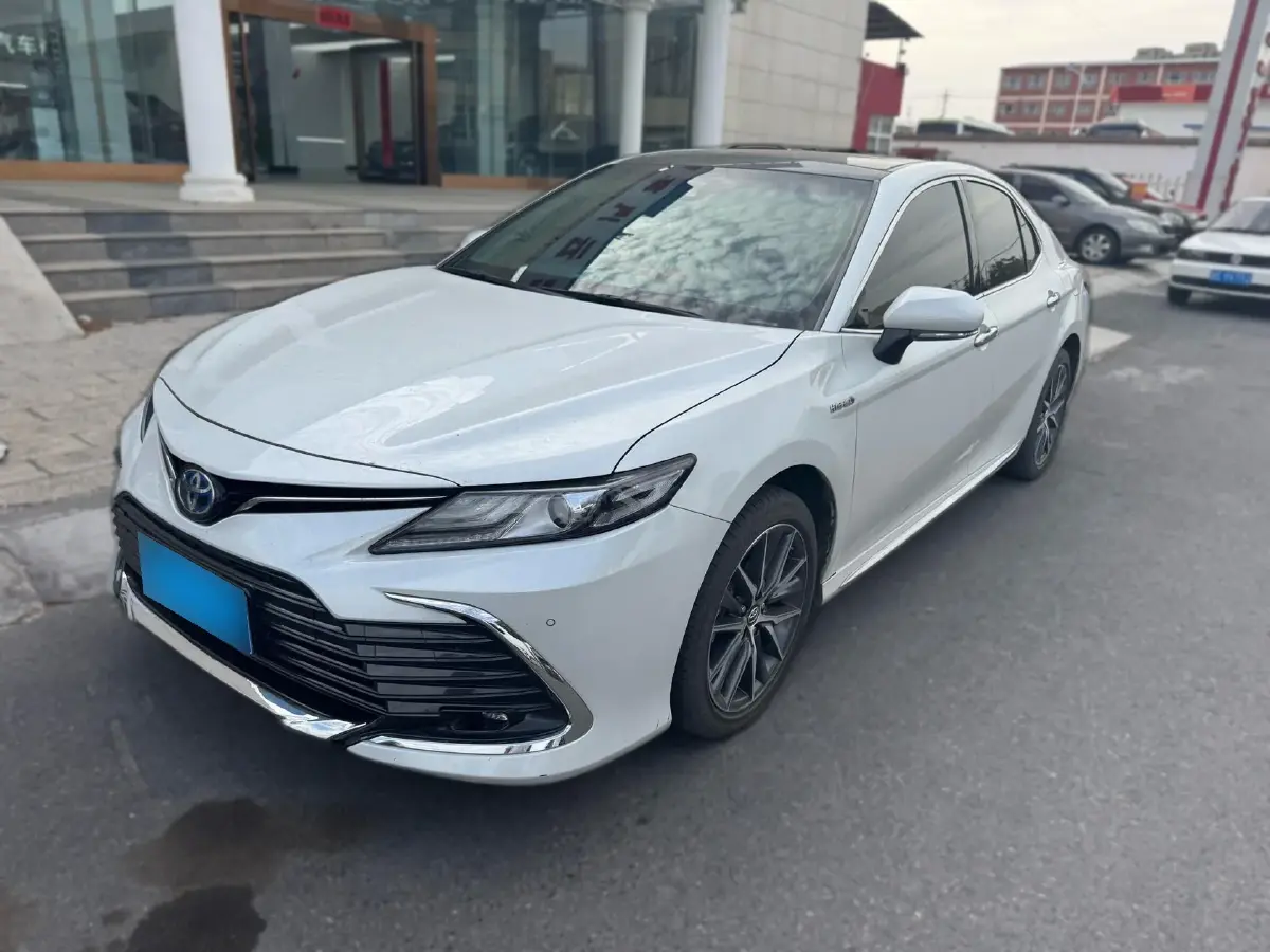 2023 Toyota Camry 2.5L 178HP L4 E-CVT Hybrid