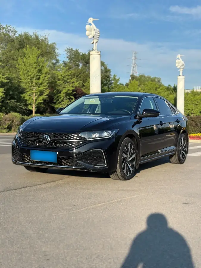 2022 Volkswagen Passat 2.0T 186HP L4 7DCT