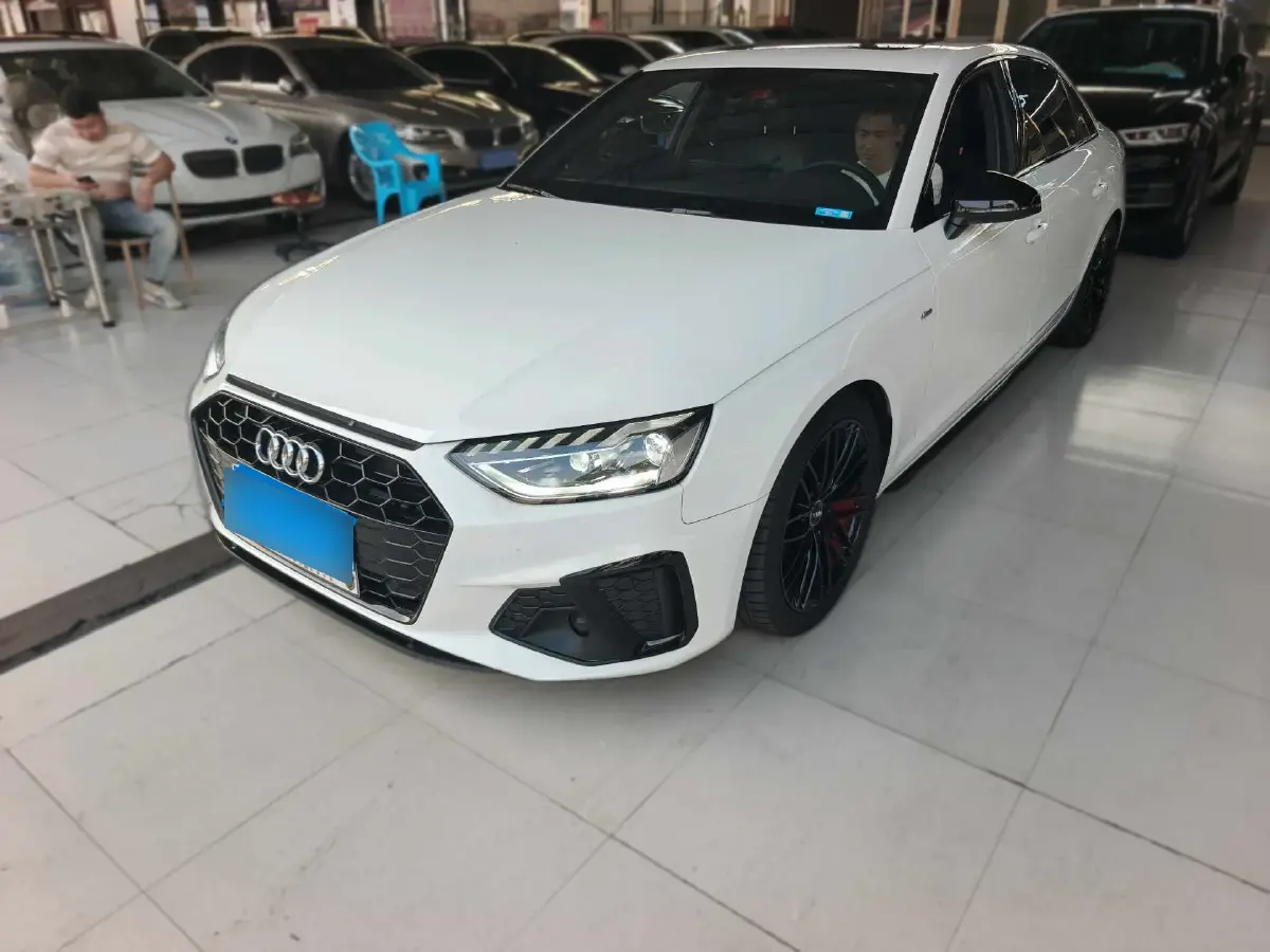 2023 Audi A4L 2.0T 190HP L4 7DCT