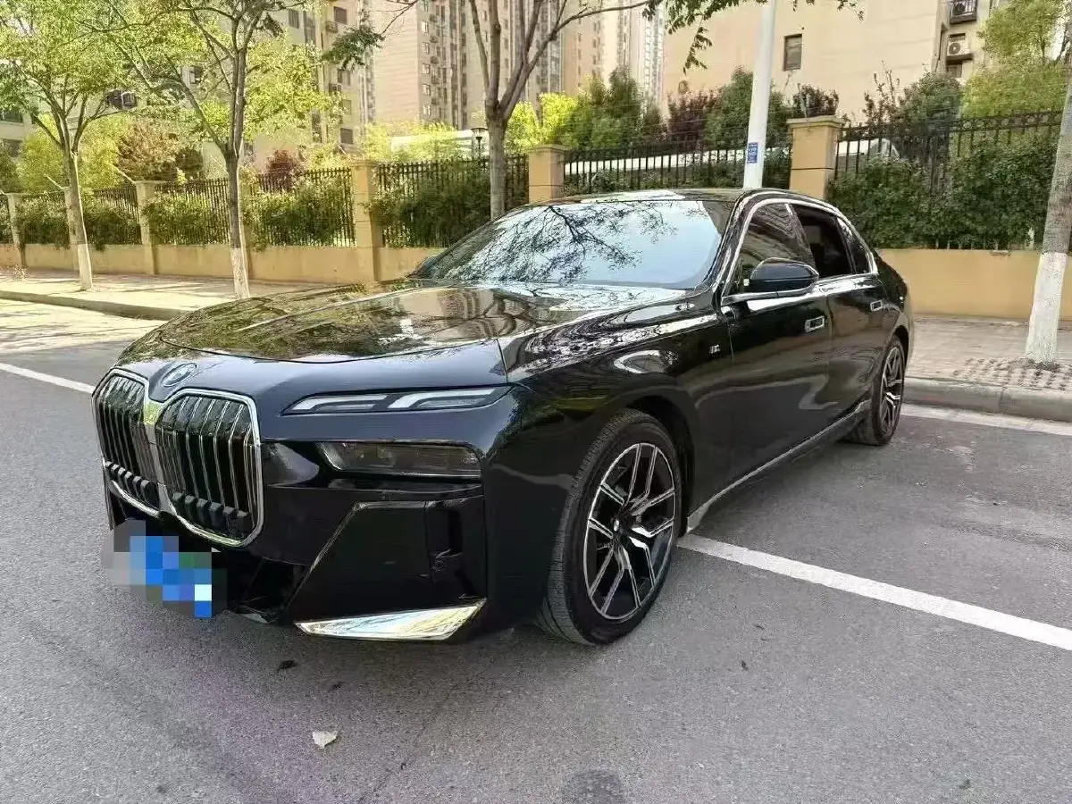 2023 BMW 7 Series 3.0T 272HP L6 8AT