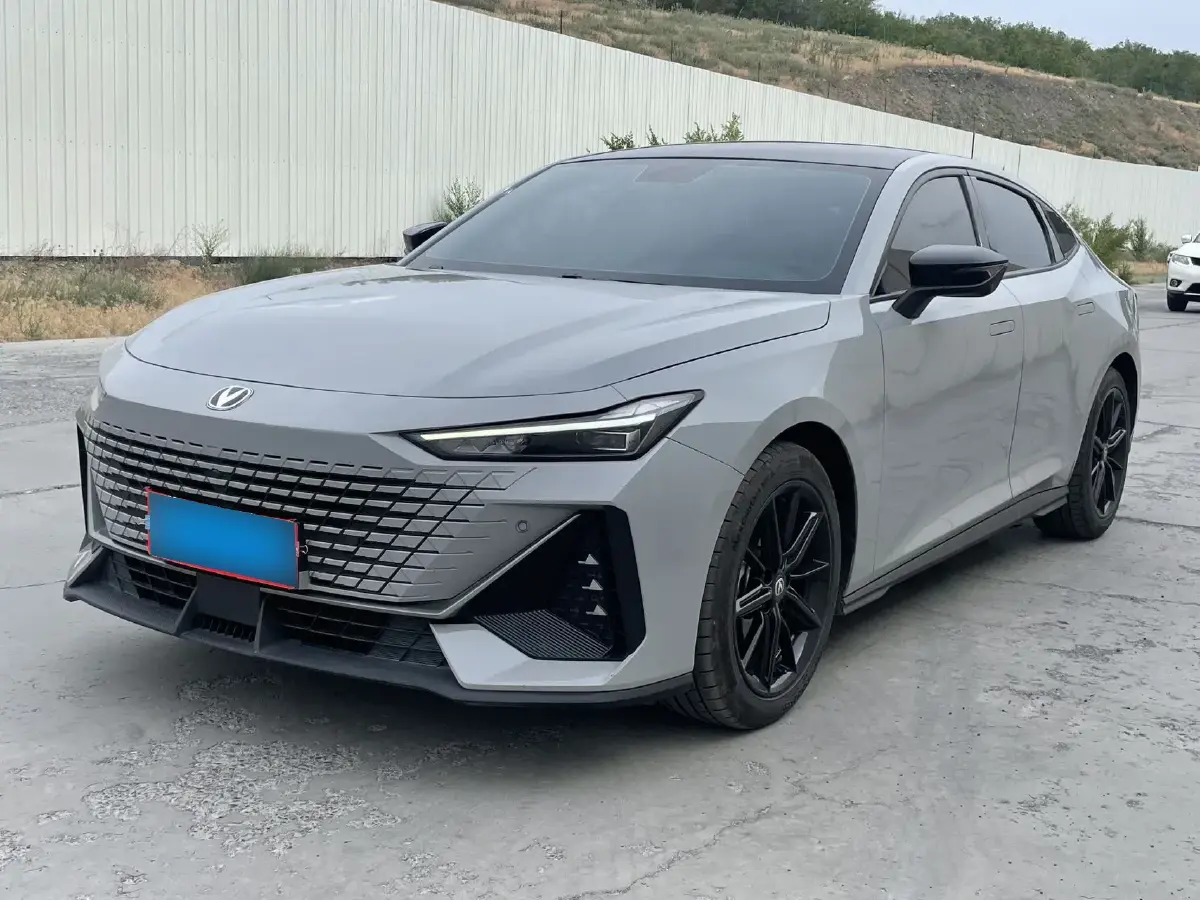 2022 ChangAn UNI-V 1.5T 188HP L4 7DCT
