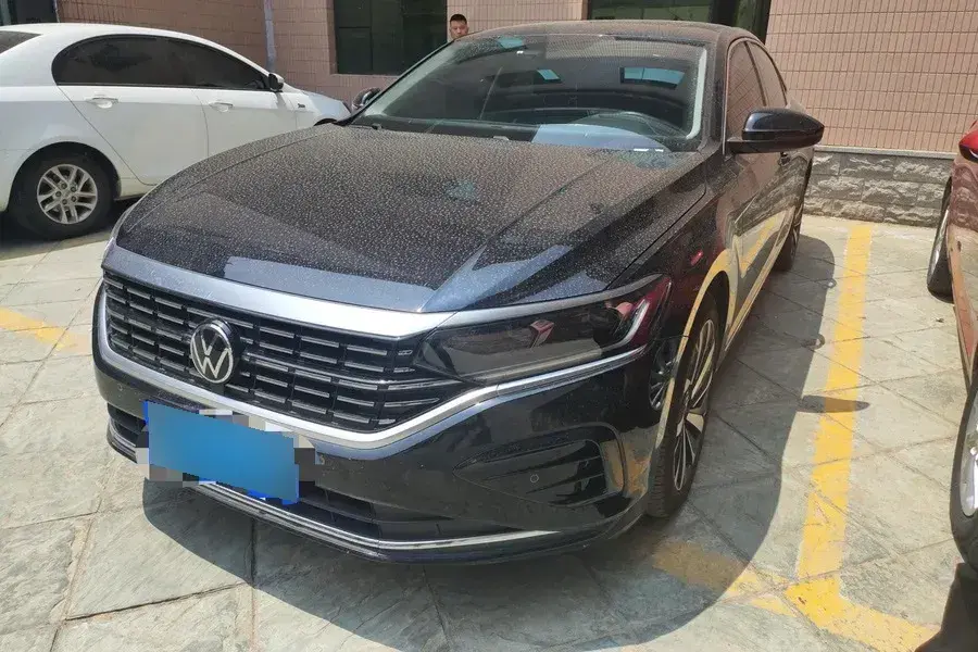 2022 Volkswagen Passat 2.0T 186HP L4 7DCT