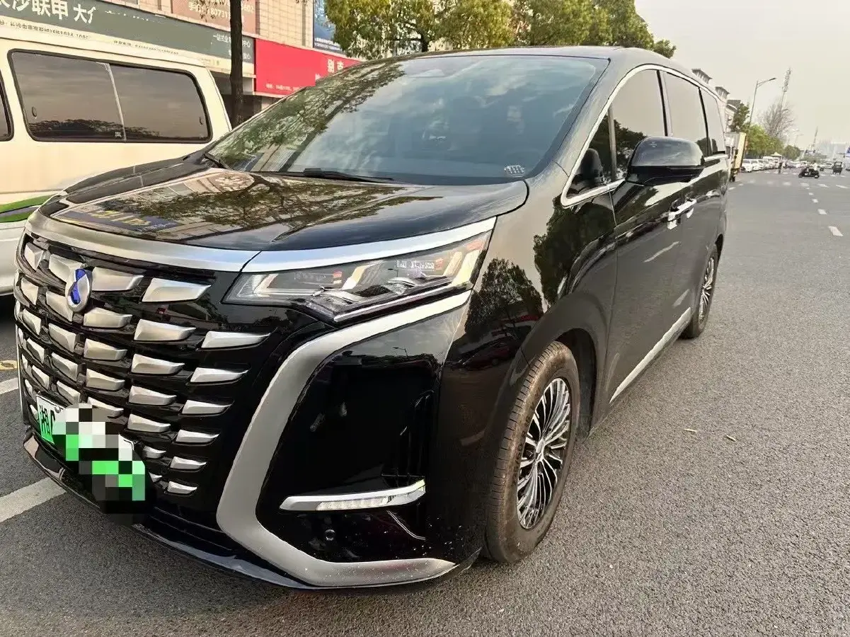 2024 Denza D9 1.5T 139HP L4 E-CVT PHEV 40KWH