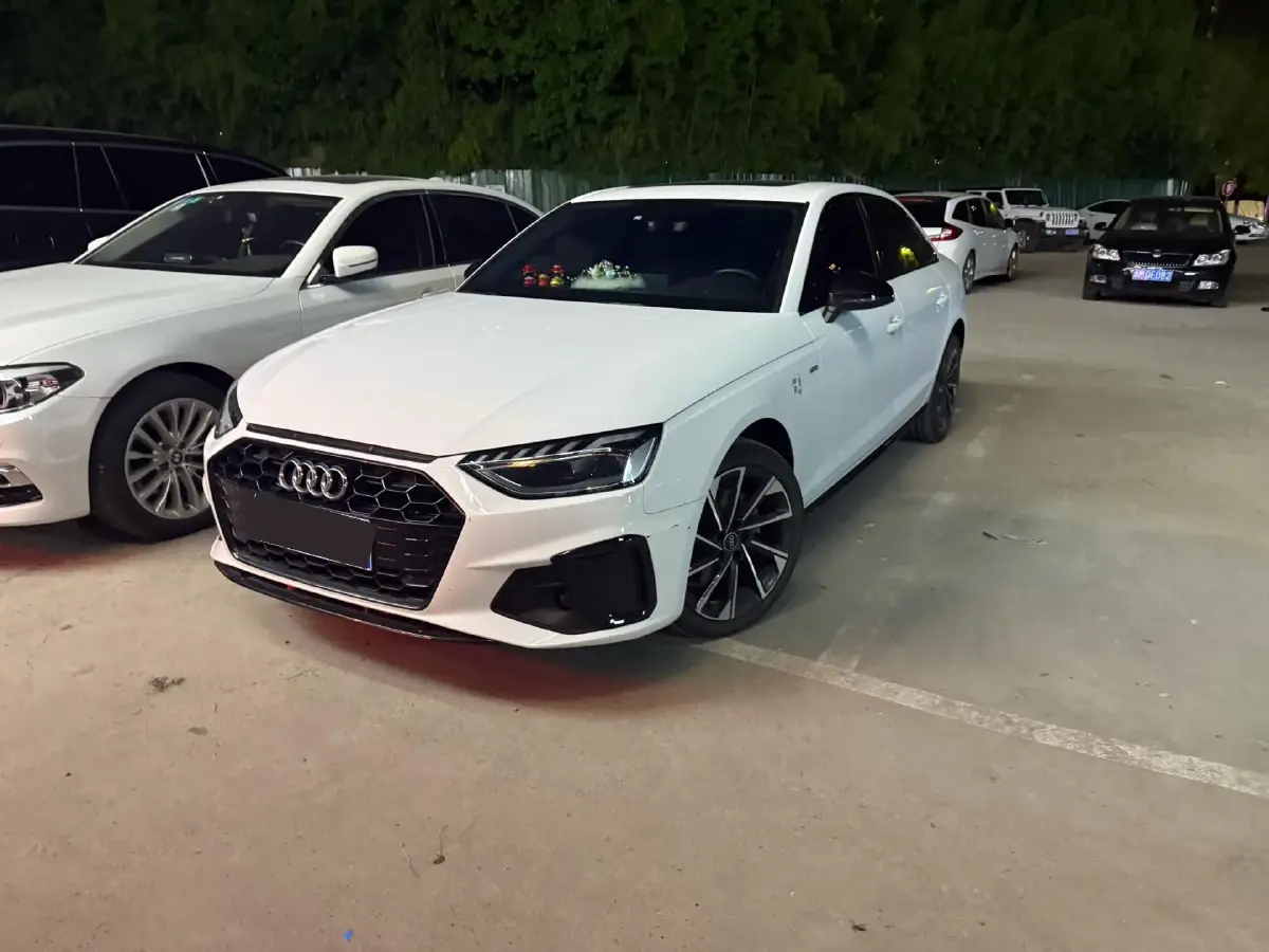 2023 Audi A4L 2.0T 190HP L4 7DCT