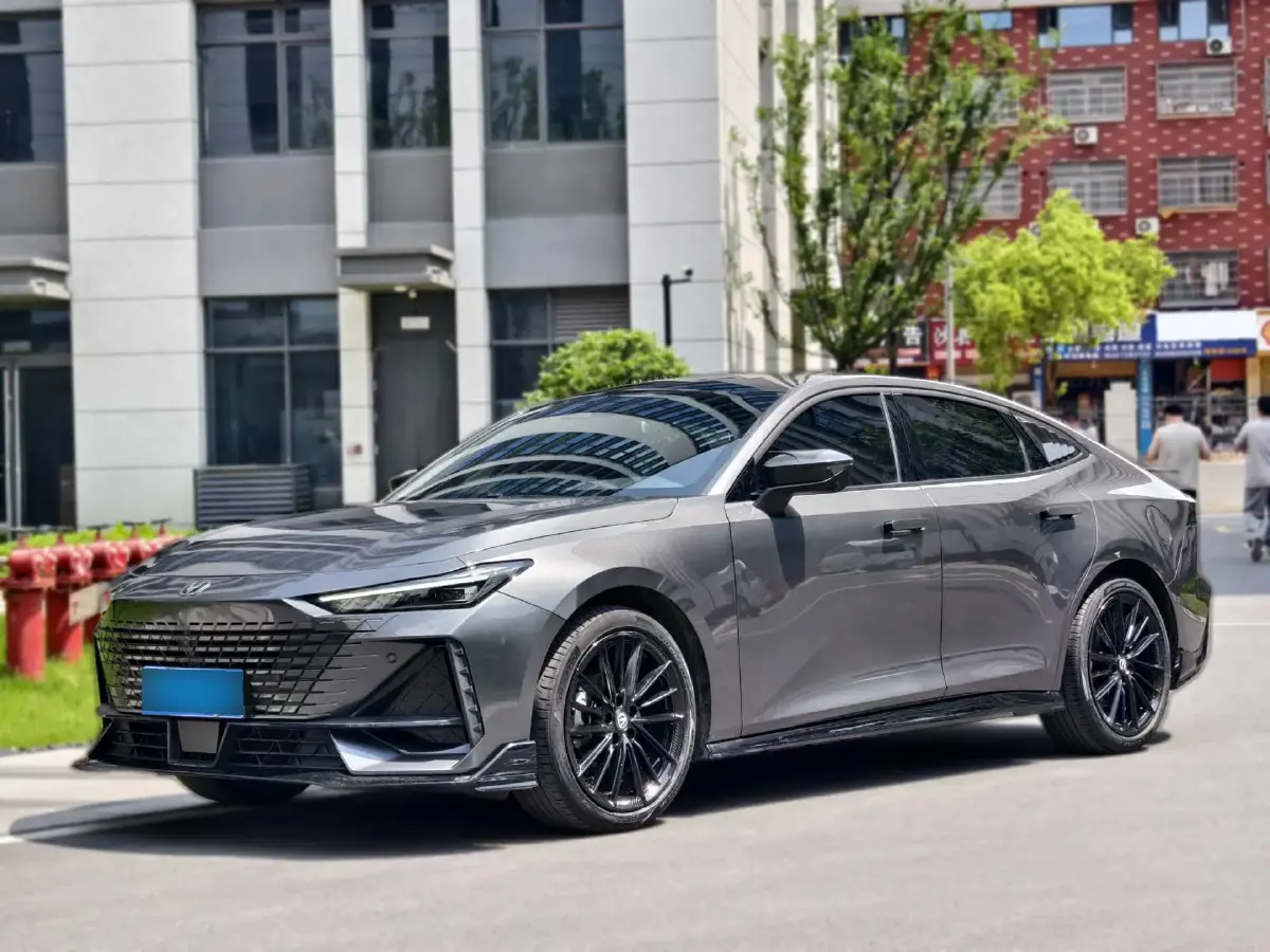 2022 ChangAn UNI-V 1.5T 188HP L4 7DCT