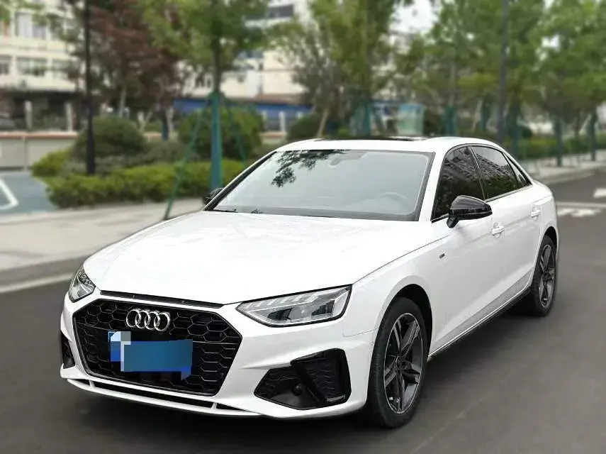 2023 Audi A4L 2.0T 190HP L4 7DCT