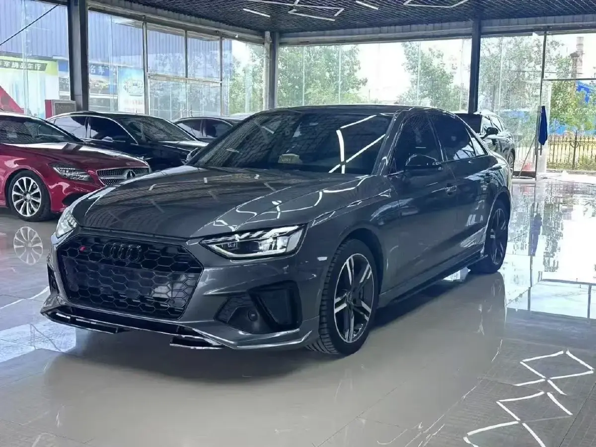 2022 Audi A4L 2.0T 190HP L4 7DCT