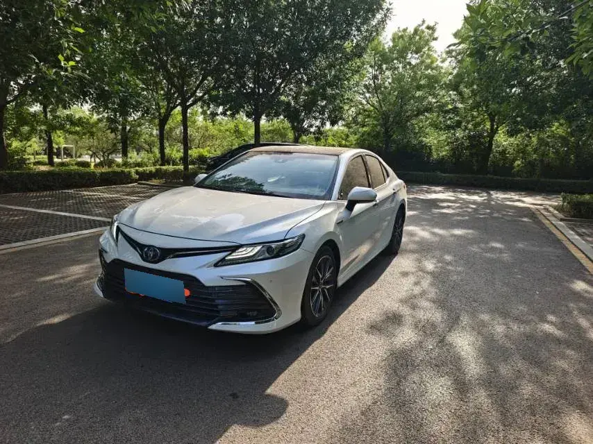 2023 Toyota Camry 2.5L 178HP L4 E-CVT Hybrid