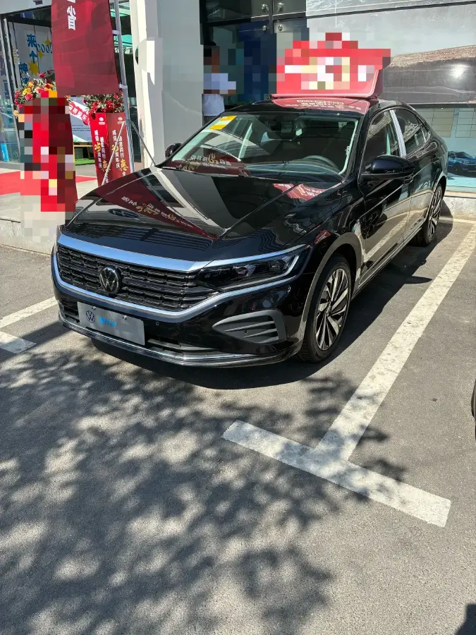 2025 Volkswagen Passat 2.0T 220HP L4 7DCT