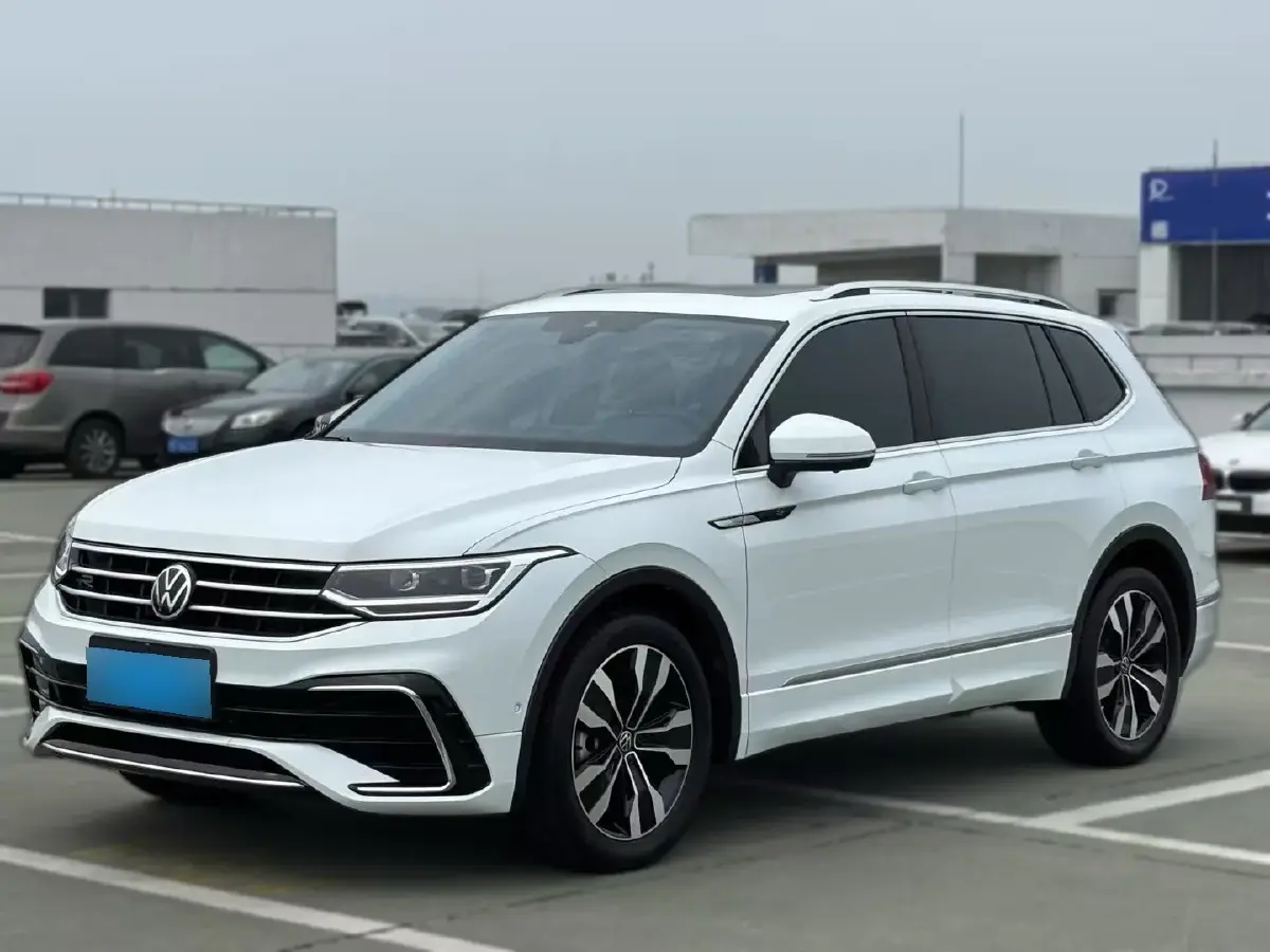 2024 Volkswagen Tiguan L 2.0T 186HP L4 7DCT