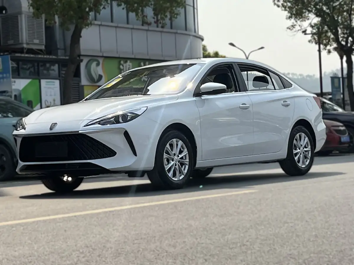 2024 Roewe i5 1.5L 129HP L4 CVT