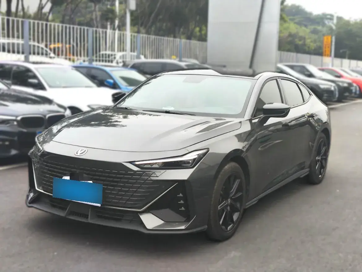 2022 ChangAn UNI-V 1.5T 188HP L4 7DCT