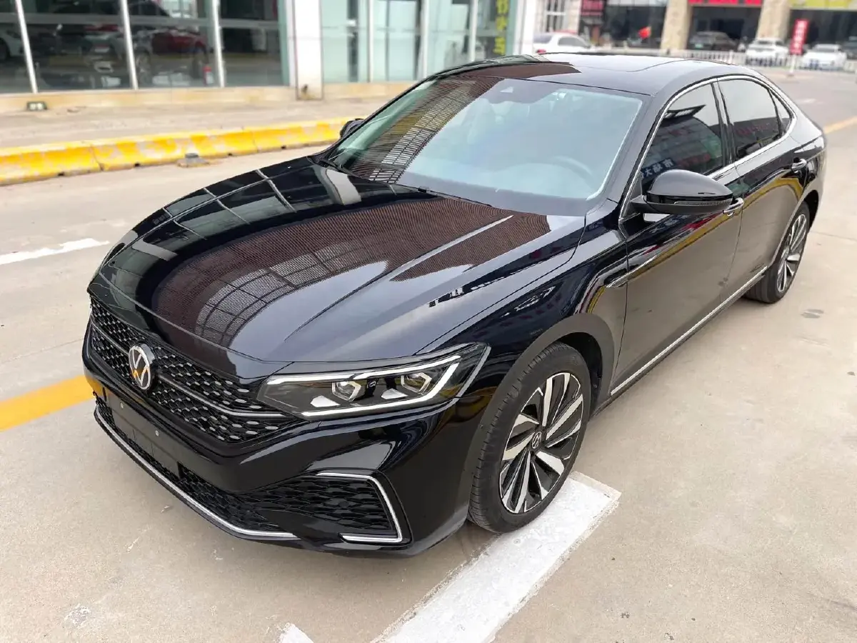 2022 Volkswagen Passat 2.0T 186HP L4 7DCT