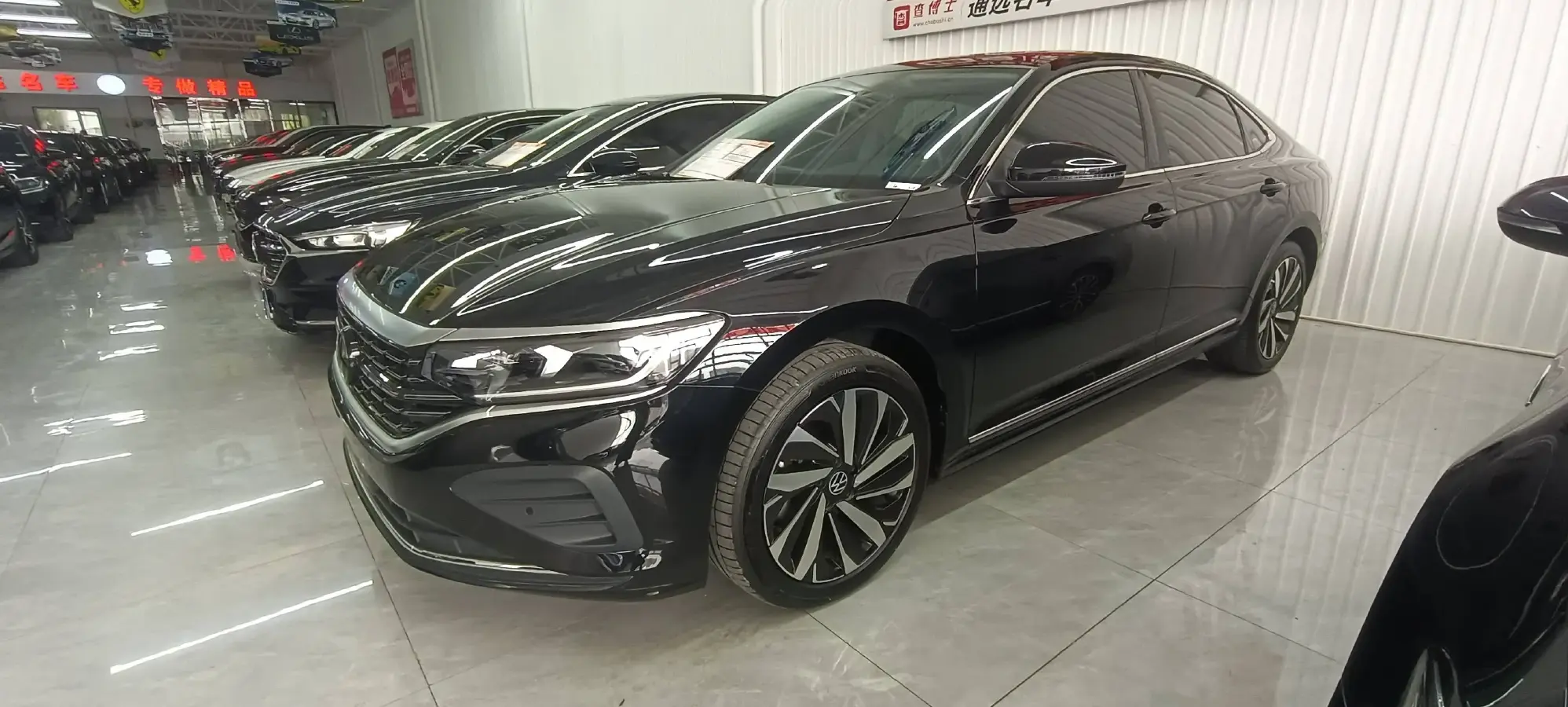 2024 Volkswagen Passat 2.0T 220HP L4 7DCT