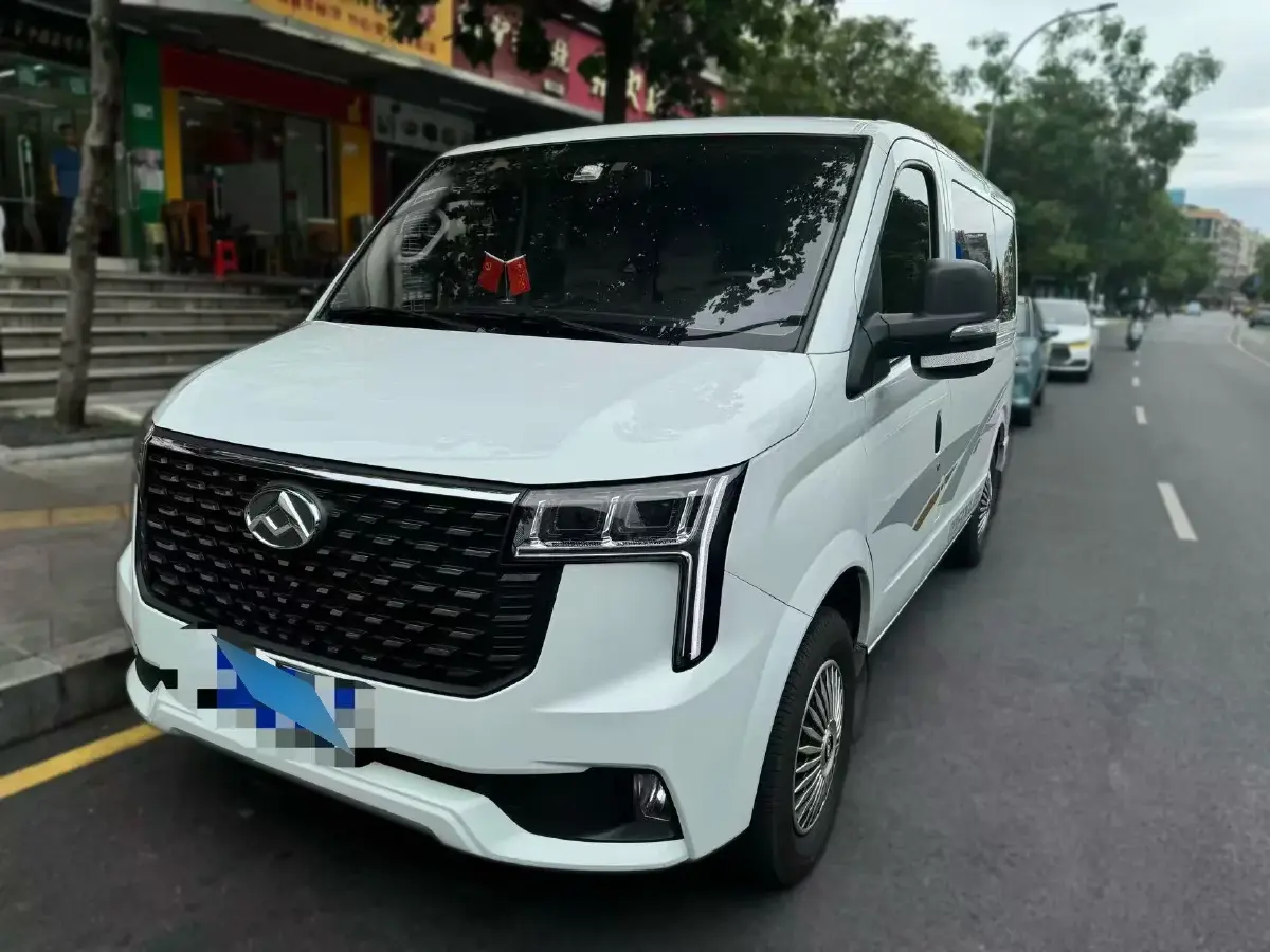 2023 MAXUS XinTu V80 2.0T 139HP L4 6AMT