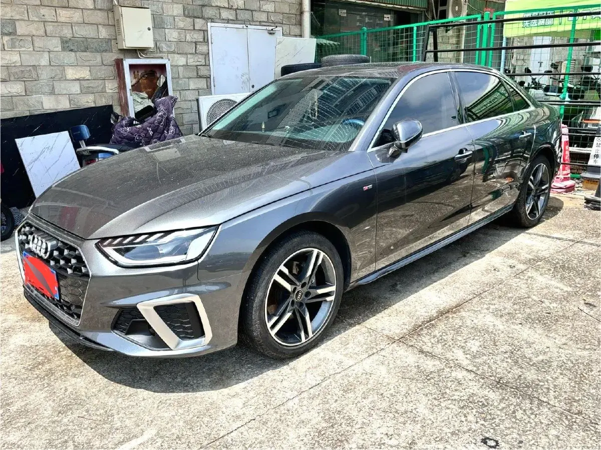 2023 Audi A4L 2.0T 190HP L4 7DCT