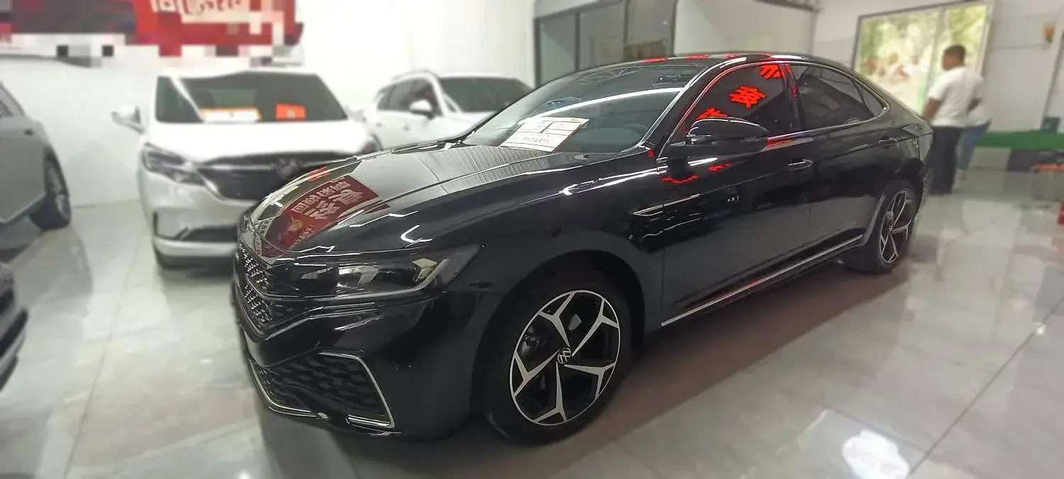 2024 Volkswagen Passat 2.0T 186HP L4 7DCT