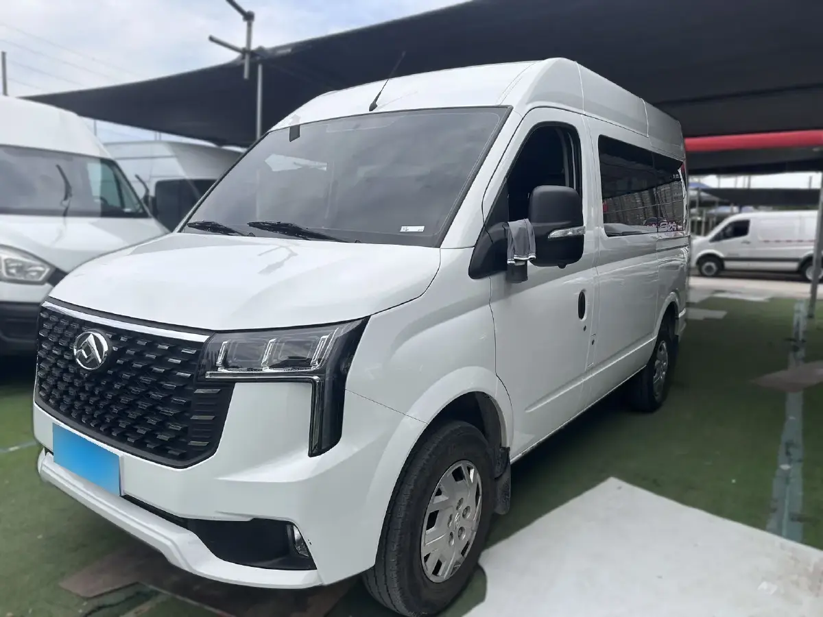 2024 MAXUS XinTu V80 2.0T 147HP L4 6AMT