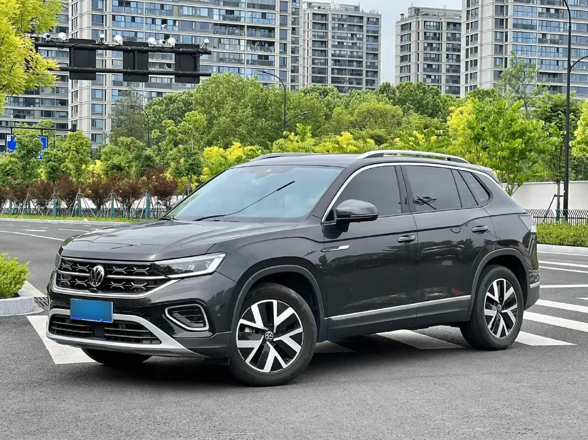 2023 Volkswagen Tayron 2.0T 186HP L4 7DCT