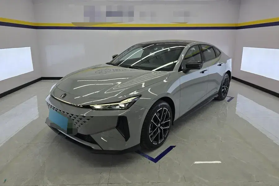 2024 ChangAn UNI-V iDD 1.5L 110HP L4 E-CVT PHEV 18.99KWH