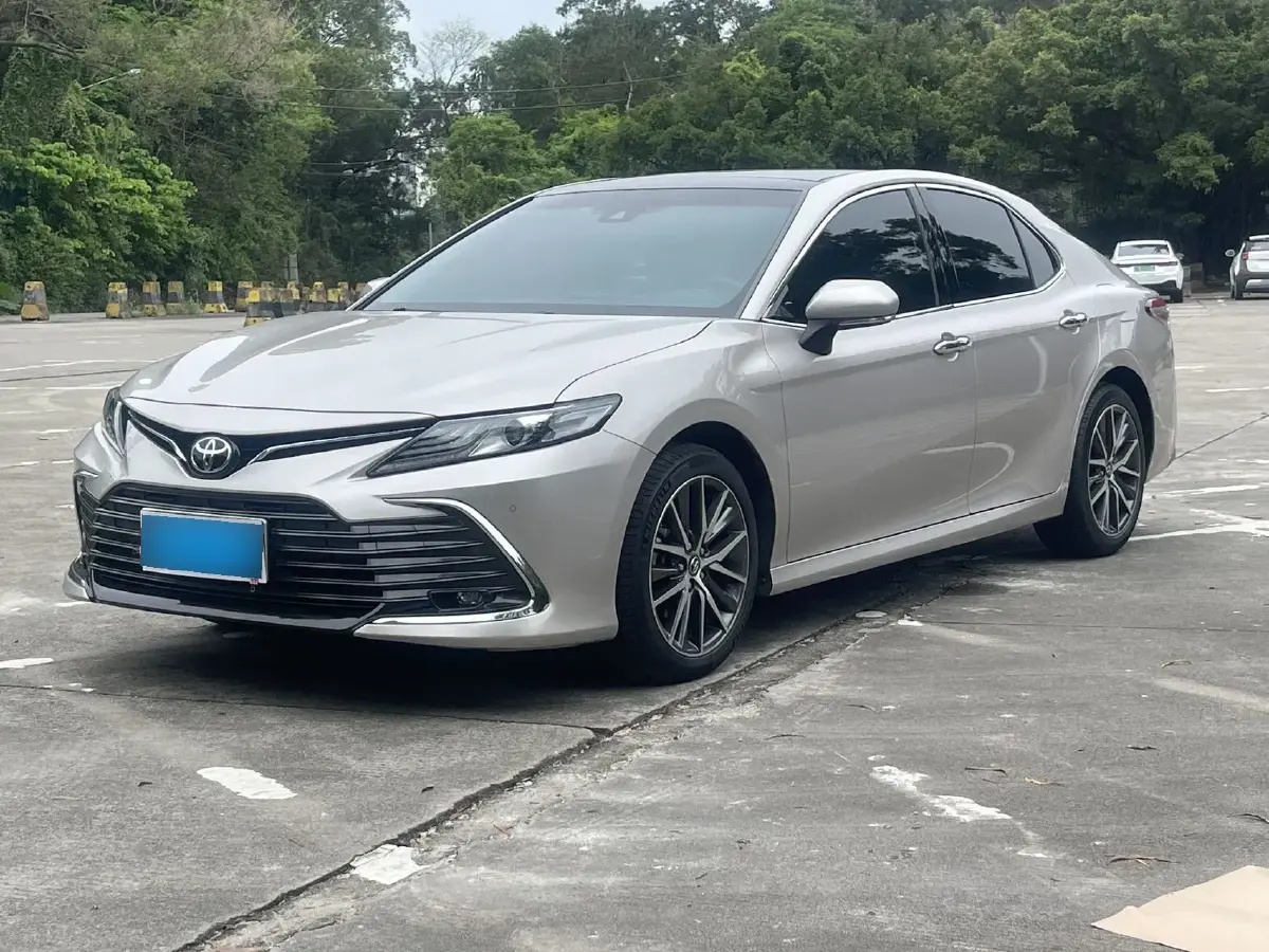2021 Toyota Camry 2.5L 209HP L4 8AT