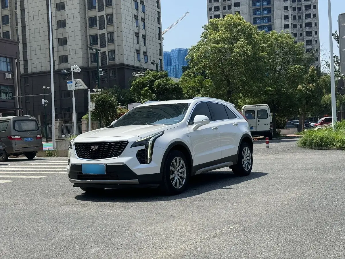 2023 Cadillac XT4 2.0T 237HP L4 9AT