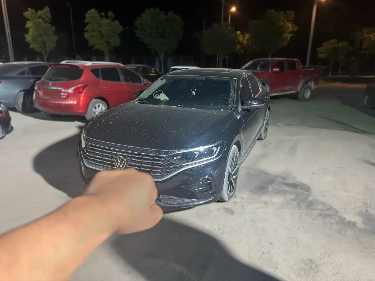 2022 Volkswagen Passat 2.0T 186HP L4 7DCT