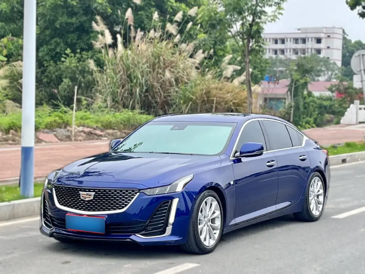 2022 Cadillac CT5 2.0T 237HP L4 10AT