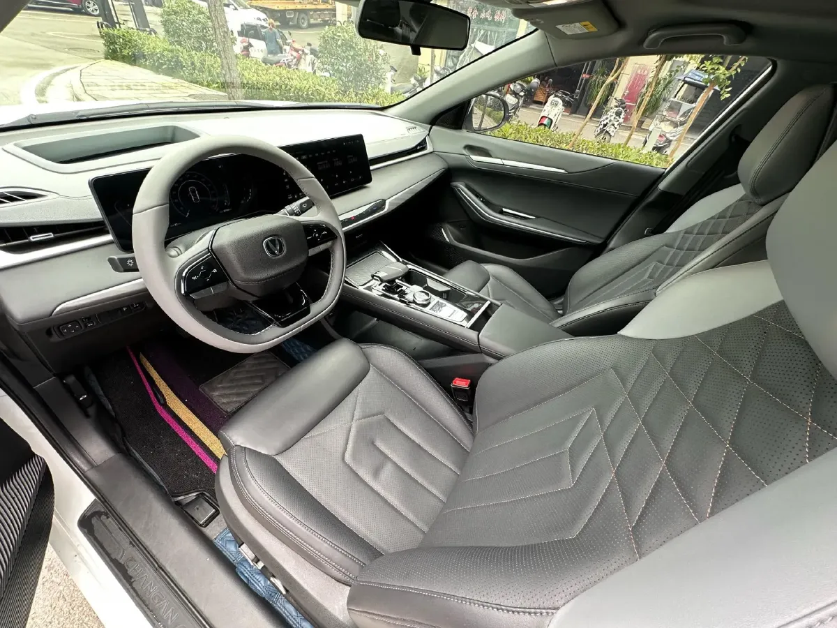 2023 ChangAn Raeton Plus 1.5T 188HP L4 7DCT,autocango,china used car exporter,china ev exporter,chinese used car exporter,chinese used ev exporter