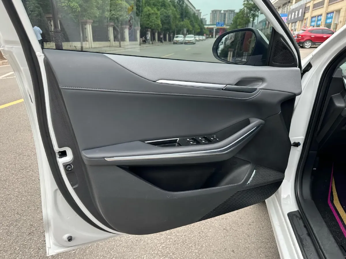2023 ChangAn Raeton Plus 1.5T 188HP L4 7DCT,autocango,china used car exporter,china ev exporter,chinese used car exporter,chinese used ev exporter