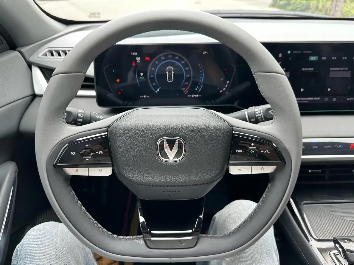 2023 ChangAn Raeton Plus 1.5T 188HP L4 7DCT,autocango,china used car exporter,china ev exporter,chinese used car exporter,chinese used ev exporter