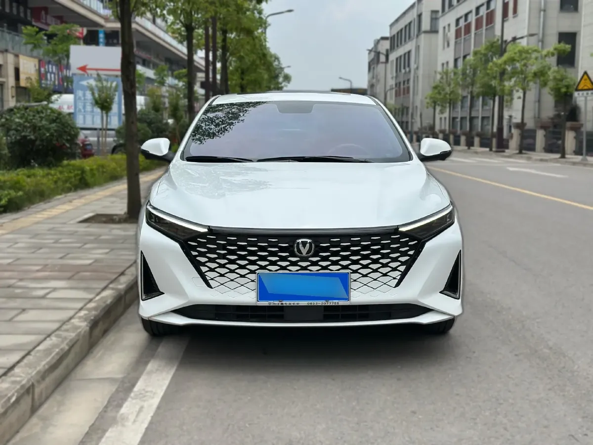 2023 ChangAn Raeton Plus 1.5T 188HP L4 7DCT,autocango,china used car exporter,china ev exporter,chinese used car exporter,chinese used ev exporter