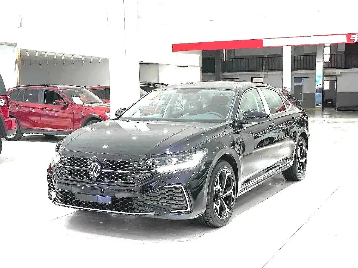 2024 Volkswagen Passat 2.0T 186HP L4 7DCT