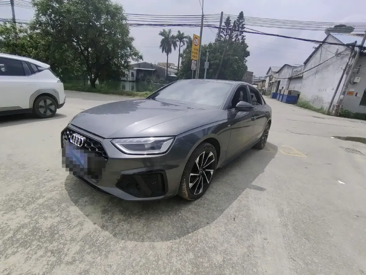 2023 Audi A4L 2.0T 190HP L4 7DCT