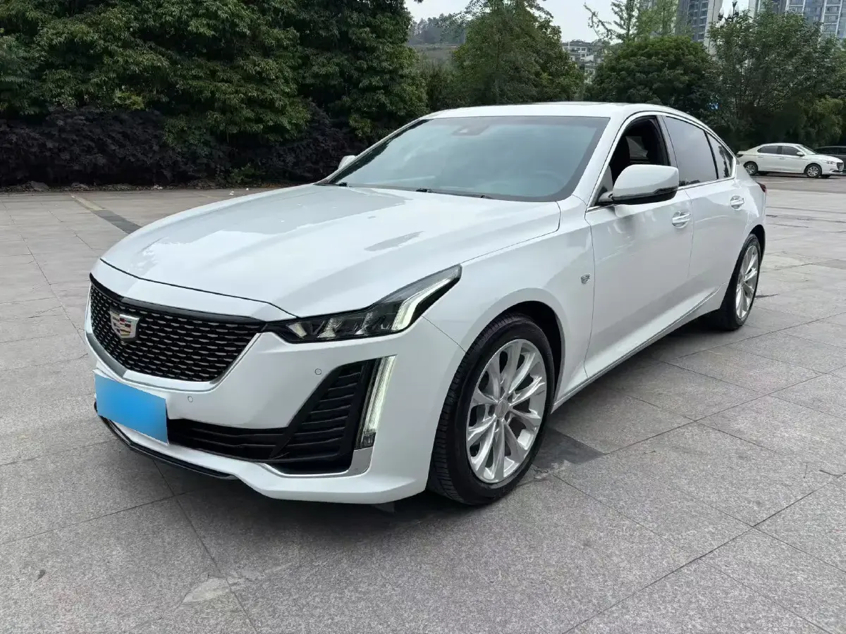 2022 Cadillac CT5 2.0T 237HP L4 10AT