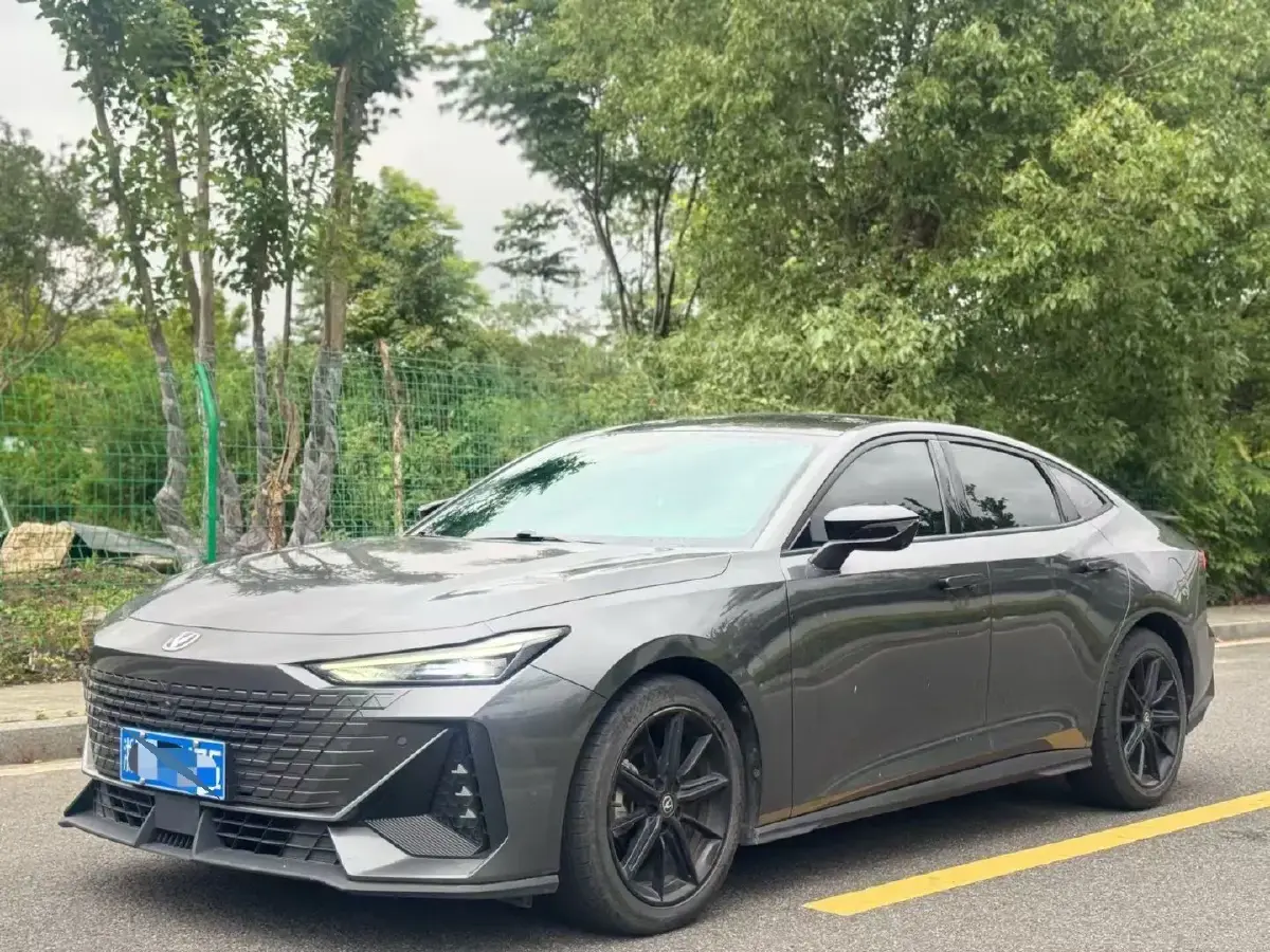 2022 ChangAn UNI-V 1.5T 188HP L4 7DCT