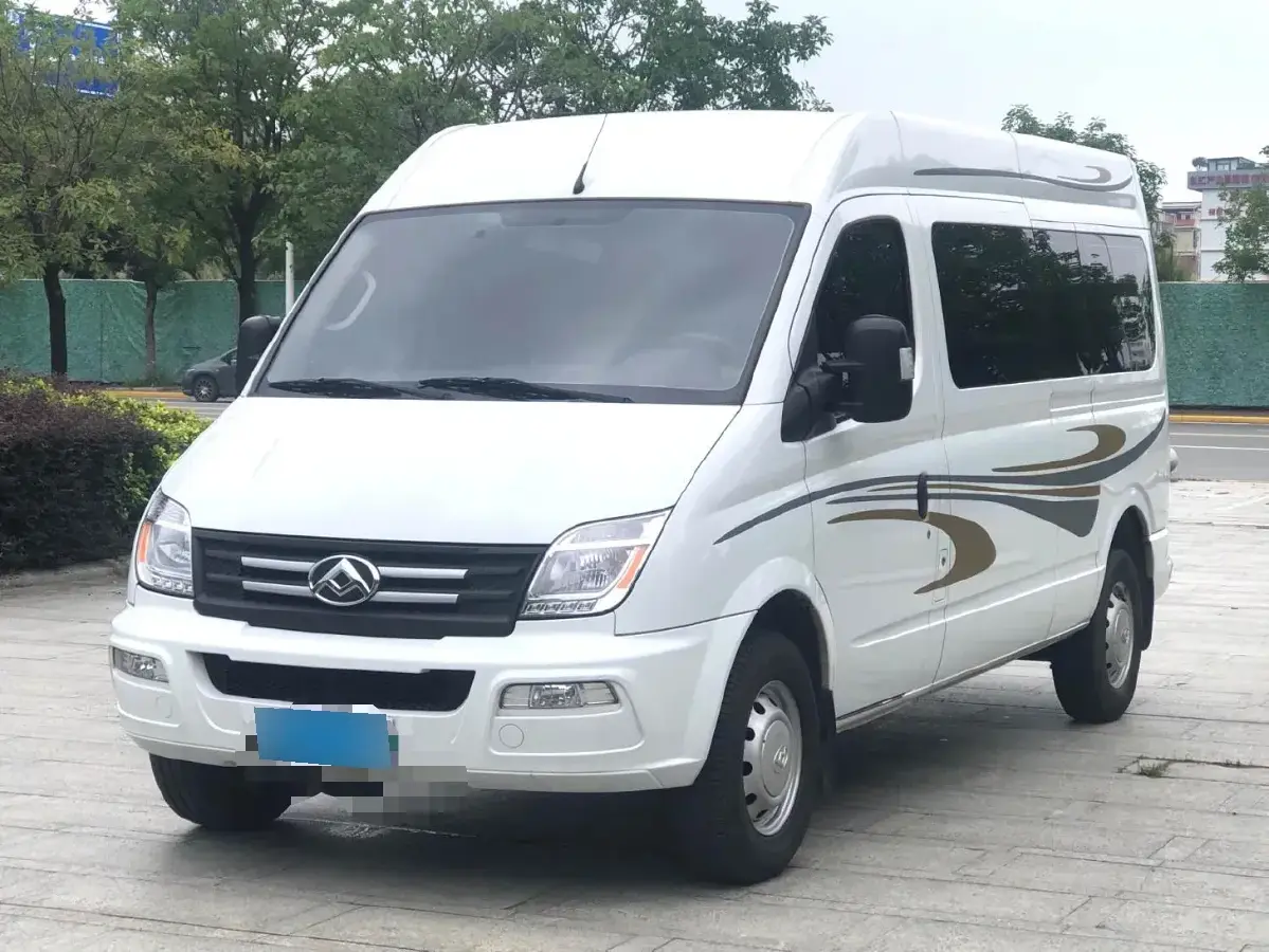 2023 MAXUS XinTu V80 2.0T 139HP L4 6AMT