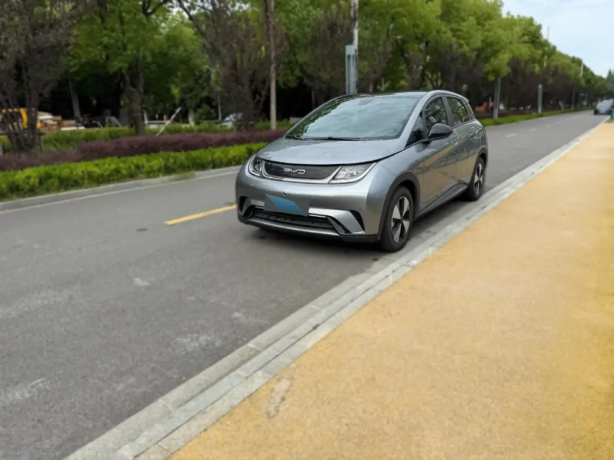 2024 BYD e2 BEV 43.2KWH
