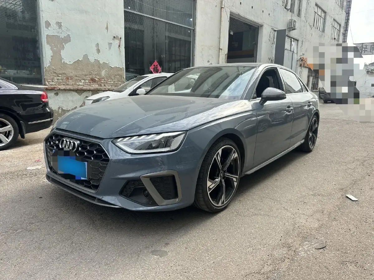 2022 Audi A4L 2.0T 190HP L4 7DCT