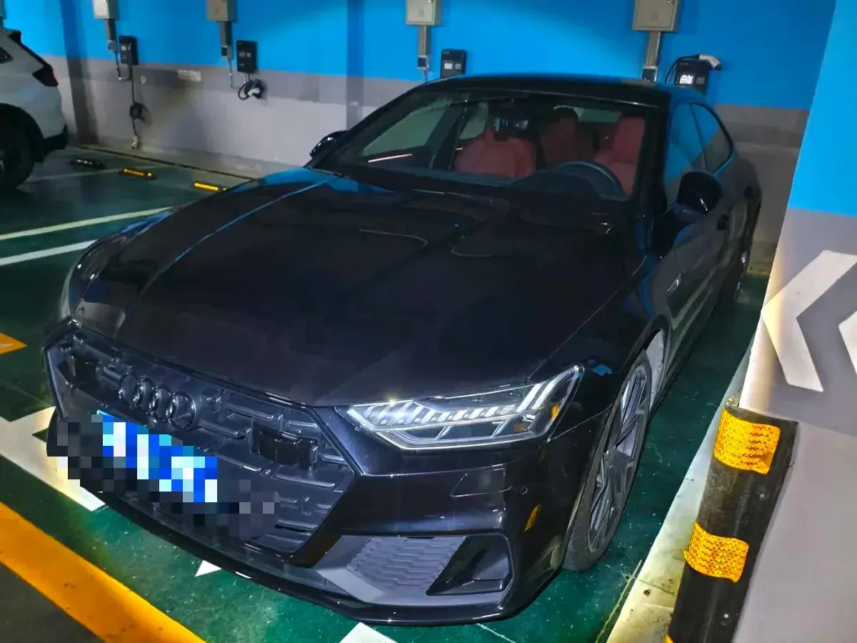 2024 Audi A7L 2.0T 245HP L4 7DCT