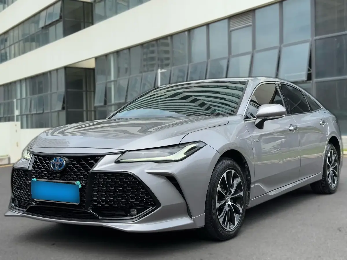 2022 Toyota Avalon 2.5L 178HP L4 E-CVT Hybrid