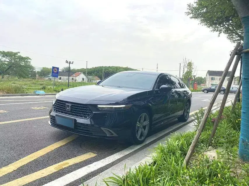 2023 Honda Accord 1.5T 192HP L4 CVT